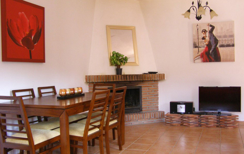 Dining-Area-Villa-Carolina